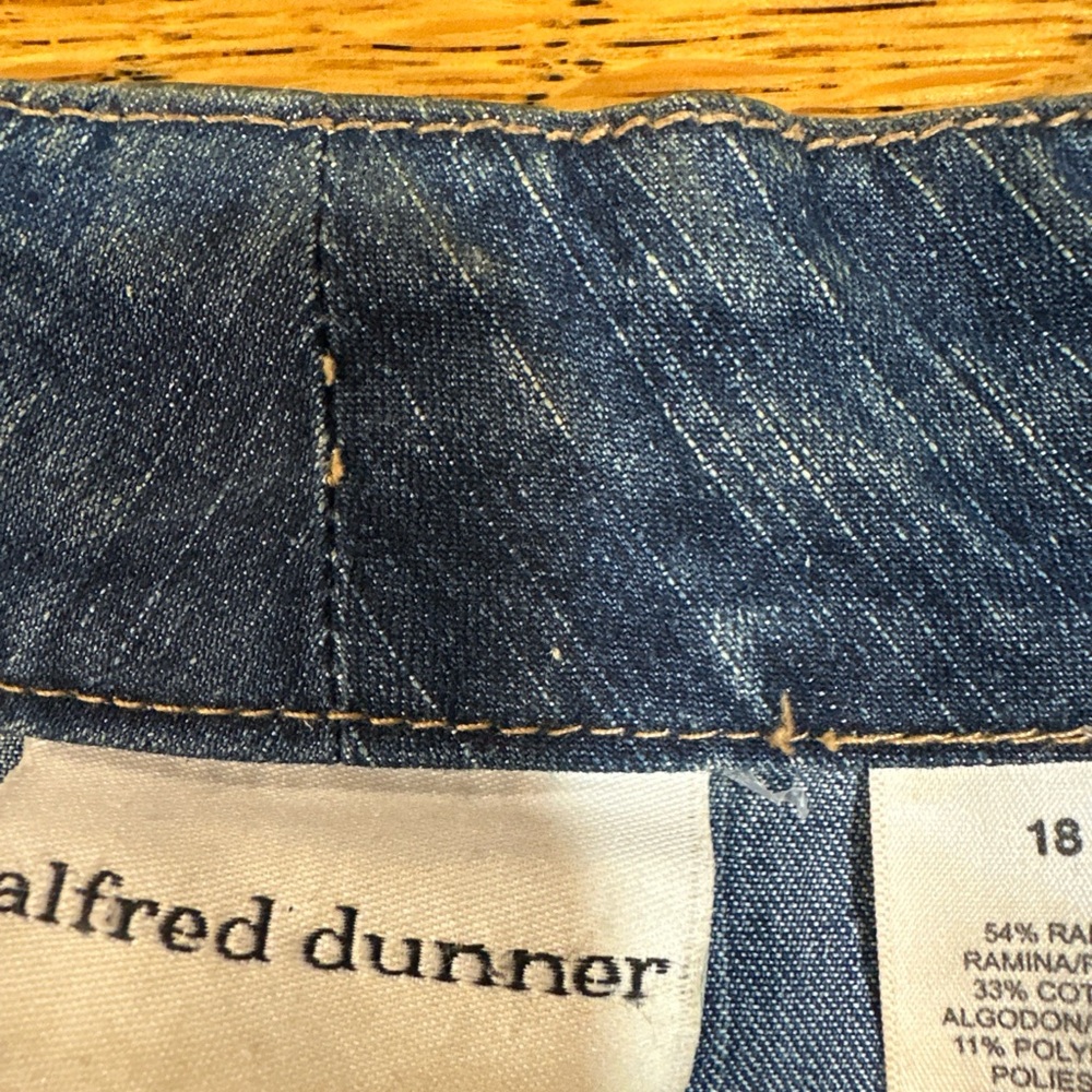 Alfred Dunner Denim Jacket Embroidered Paisley and Floral Pattern Size 18